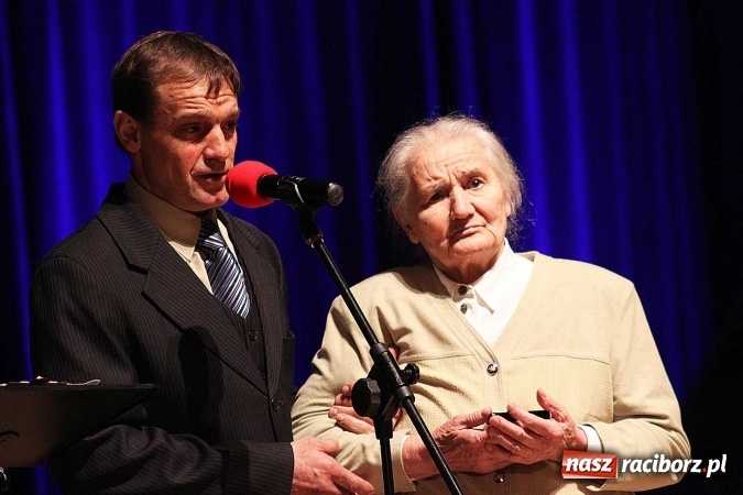 Zdjęcie w galerii na portalu naszraciborz.pl: UNITAS IN VERITATE - wręczono kolejne medale im. Ks. Prałata Stefana Pieczki wiadomości z regionu