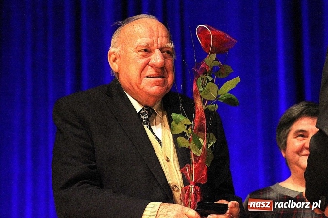 Zdjęcie w galerii na portalu naszraciborz.pl: UNITAS IN VERITATE - wręczono kolejne medale im. Ks. Prałata Stefana Pieczki wiadomości z regionu