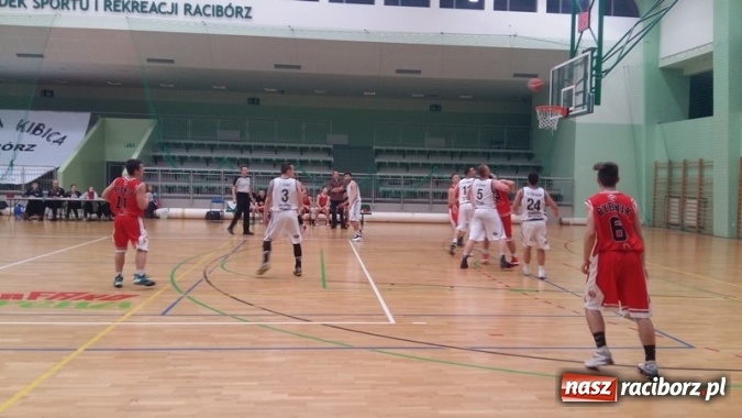 Zdjęcie w galerii na portalu naszraciborz.pl: Koszykówka. Kolejne zwycięstwo Ofensywy  wiadomości z regionu