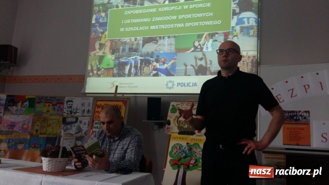 Zdjęcie w galerii na portalu naszraciborz.pl: Nie dla korupcji w sporcie. Szkolenie profilaktyczne w raciborskim SMS wiadomości z regionu
