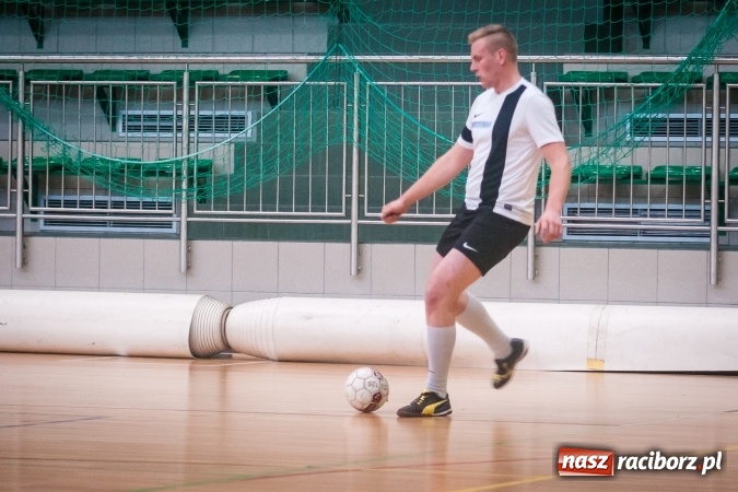 Zdjęcie w galerii na portalu naszraciborz.pl: Niedzielny maraton futsalu w Arenie Rafako wiadomości z regionu