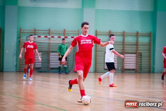 Zdjęcie w galerii na portalu naszraciborz.pl: Niedzielny maraton futsalu w Arenie Rafako wiadomości z regionu