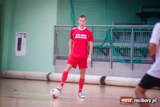 Zdjęcie w galerii na portalu naszraciborz.pl: Niedzielny maraton futsalu w Arenie Rafako wiadomości z regionu