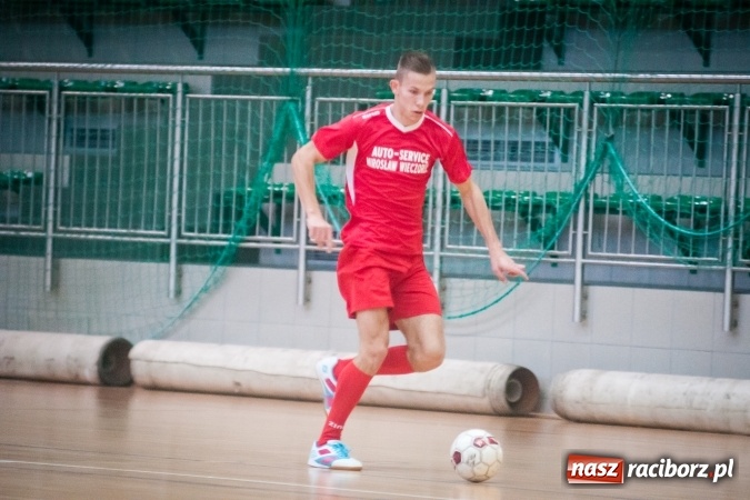 Zdjęcie w galerii na portalu naszraciborz.pl: Niedzielny maraton futsalu w Arenie Rafako wiadomości z regionu