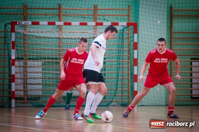 Zdjęcie w galerii na portalu naszraciborz.pl: Niedzielny maraton futsalu w Arenie Rafako wiadomości z regionu