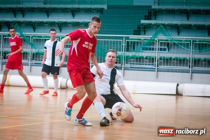 Zdjęcie w galerii na portalu naszraciborz.pl: Niedzielny maraton futsalu w Arenie Rafako wiadomości z regionu