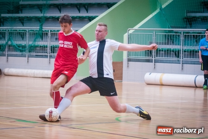 Zdjęcie w galerii na portalu naszraciborz.pl: Niedzielny maraton futsalu w Arenie Rafako wiadomości z regionu