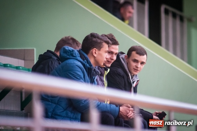 Zdjęcie w galerii na portalu naszraciborz.pl: Niedzielny maraton futsalu w Arenie Rafako wiadomości z regionu