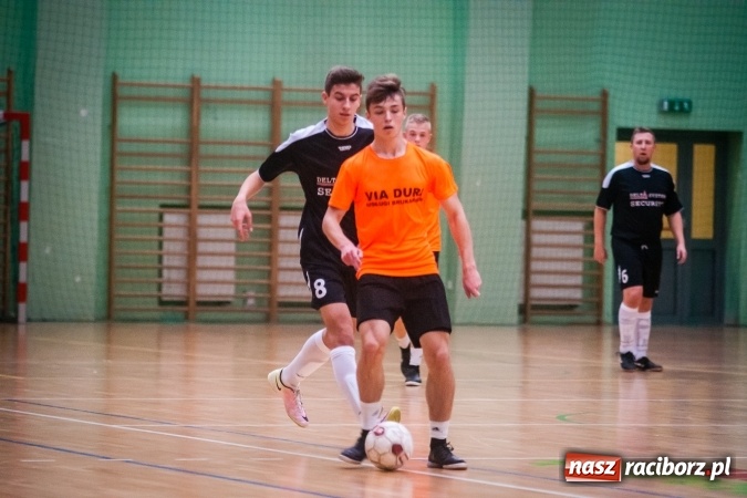 Zdjęcie w galerii na portalu naszraciborz.pl: Niedzielny maraton futsalu w Arenie Rafako wiadomości z regionu