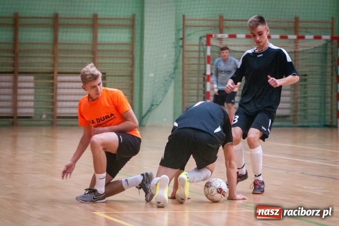 Zdjęcie w galerii na portalu naszraciborz.pl: Niedzielny maraton futsalu w Arenie Rafako wiadomości z regionu