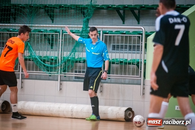 Zdjęcie w galerii na portalu naszraciborz.pl: Niedzielny maraton futsalu w Arenie Rafako wiadomości z regionu