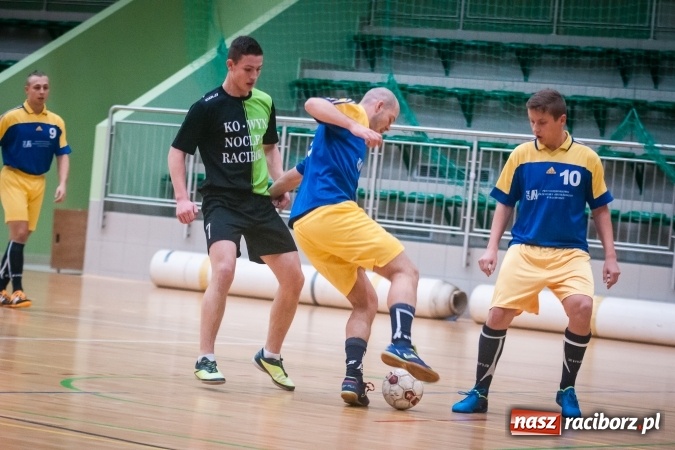 Zdjęcie w galerii na portalu naszraciborz.pl: Niedzielny maraton futsalu w Arenie Rafako wiadomości z regionu
