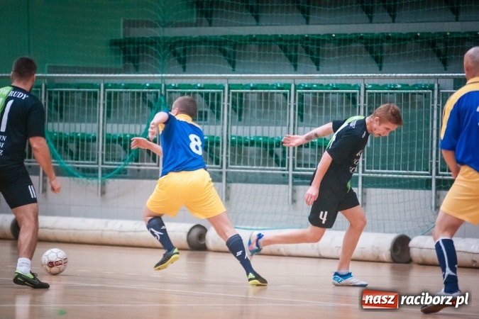 Zdjęcie w galerii na portalu naszraciborz.pl: Niedzielny maraton futsalu w Arenie Rafako wiadomości z regionu