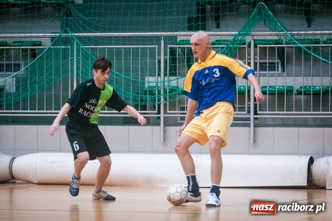 Zdjęcie w galerii na portalu naszraciborz.pl: Niedzielny maraton futsalu w Arenie Rafako wiadomości z regionu