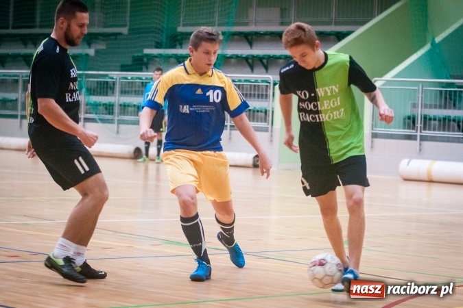 Zdjęcie w galerii na portalu naszraciborz.pl: Niedzielny maraton futsalu w Arenie Rafako wiadomości z regionu