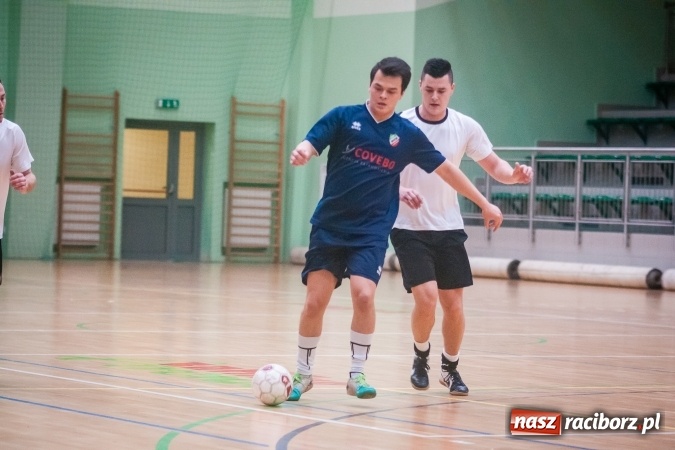 Zdjęcie w galerii na portalu naszraciborz.pl: Niedzielny maraton futsalu w Arenie Rafako wiadomości z regionu