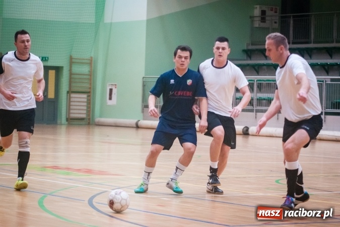 Zdjęcie w galerii na portalu naszraciborz.pl: Niedzielny maraton futsalu w Arenie Rafako wiadomości z regionu