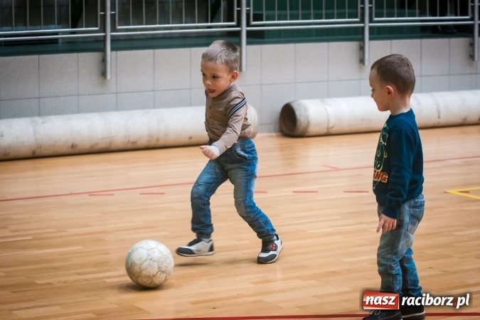 Zdjęcie w galerii na portalu naszraciborz.pl: Niedzielny maraton futsalu w Arenie Rafako wiadomości z regionu