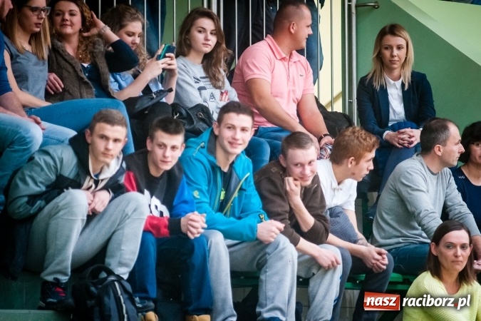 Zdjęcie w galerii na portalu naszraciborz.pl: Niedzielny maraton futsalu w Arenie Rafako wiadomości z regionu