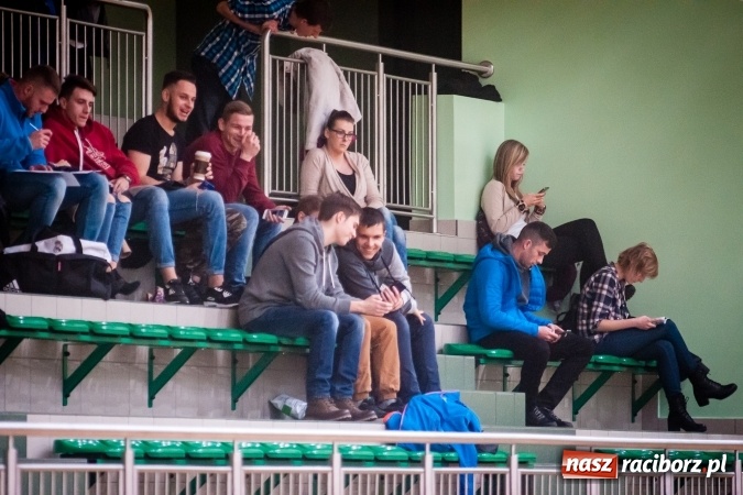 Zdjęcie w galerii na portalu naszraciborz.pl: Niedzielny maraton futsalu w Arenie Rafako wiadomości z regionu