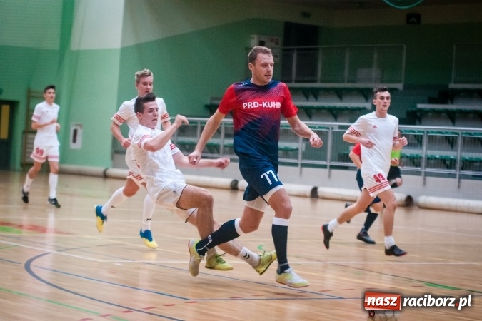 Zdjęcie w galerii na portalu naszraciborz.pl: Niedzielny maraton futsalu w Arenie Rafako wiadomości z regionu