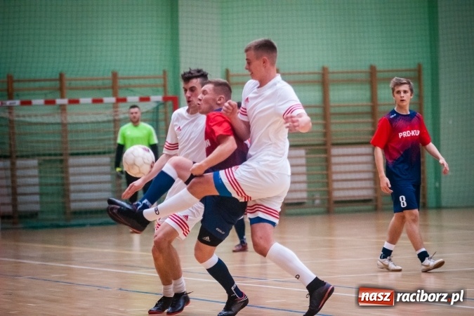 Zdjęcie w galerii na portalu naszraciborz.pl: Niedzielny maraton futsalu w Arenie Rafako wiadomości z regionu