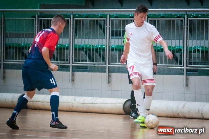Zdjęcie w galerii na portalu naszraciborz.pl: Niedzielny maraton futsalu w Arenie Rafako wiadomości z regionu