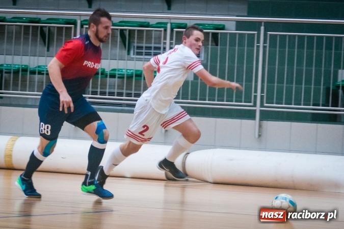 Zdjęcie w galerii na portalu naszraciborz.pl: Niedzielny maraton futsalu w Arenie Rafako wiadomości z regionu