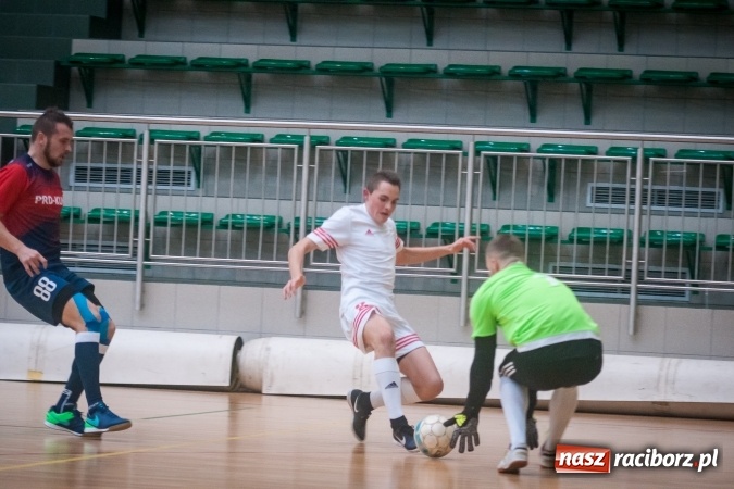 Zdjęcie w galerii na portalu naszraciborz.pl: Niedzielny maraton futsalu w Arenie Rafako wiadomości z regionu