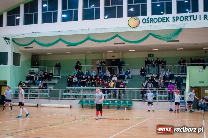 Zdjęcie w galerii na portalu naszraciborz.pl: Niedzielny maraton futsalu w Arenie Rafako wiadomości z regionu