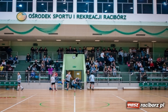 Zdjęcie w galerii na portalu naszraciborz.pl: Niedzielny maraton futsalu w Arenie Rafako wiadomości z regionu