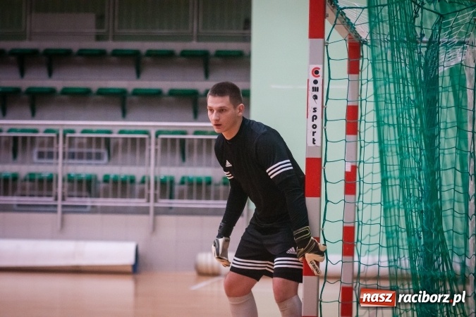 Zdjęcie w galerii na portalu naszraciborz.pl: Niedzielny maraton futsalu w Arenie Rafako wiadomości z regionu