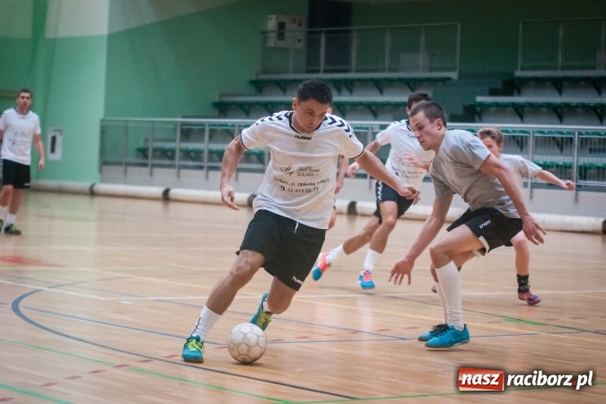 Zdjęcie w galerii na portalu naszraciborz.pl: Niedzielny maraton futsalu w Arenie Rafako wiadomości z regionu
