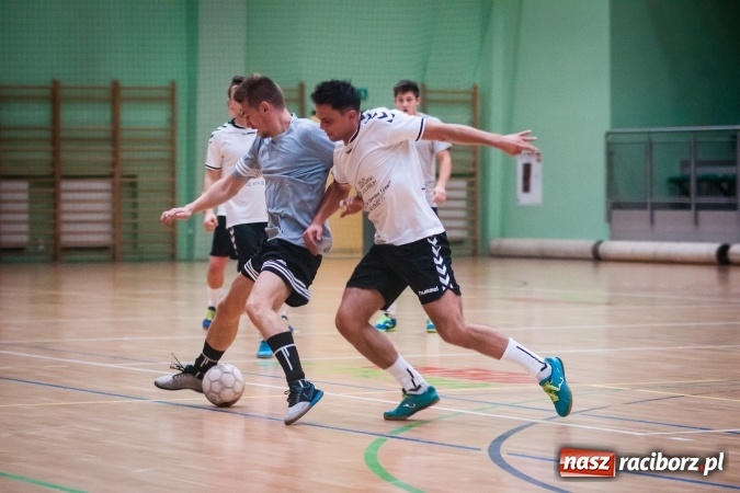Zdjęcie w galerii na portalu naszraciborz.pl: Niedzielny maraton futsalu w Arenie Rafako wiadomości z regionu