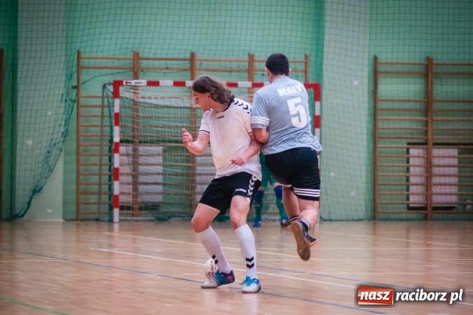 Zdjęcie w galerii na portalu naszraciborz.pl: Niedzielny maraton futsalu w Arenie Rafako wiadomości z regionu