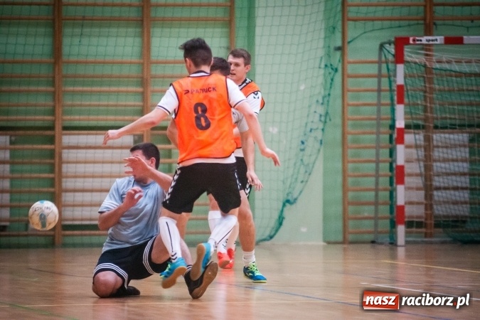 Zdjęcie w galerii na portalu naszraciborz.pl: Niedzielny maraton futsalu w Arenie Rafako wiadomości z regionu