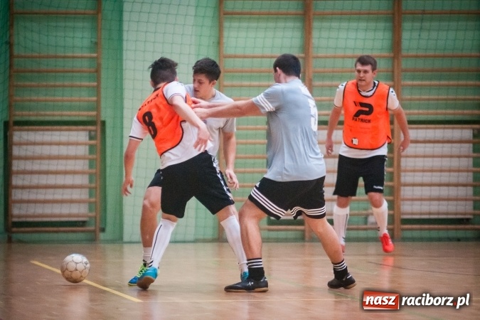 Zdjęcie w galerii na portalu naszraciborz.pl: Niedzielny maraton futsalu w Arenie Rafako wiadomości z regionu