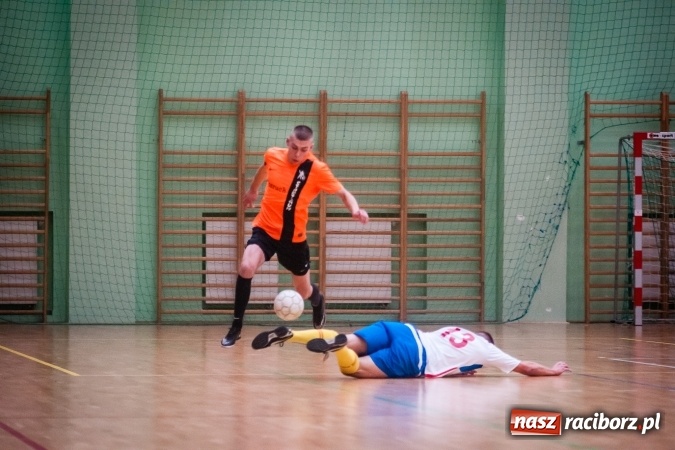 Zdjęcie w galerii na portalu naszraciborz.pl: Niedzielny maraton futsalu w Arenie Rafako wiadomości z regionu