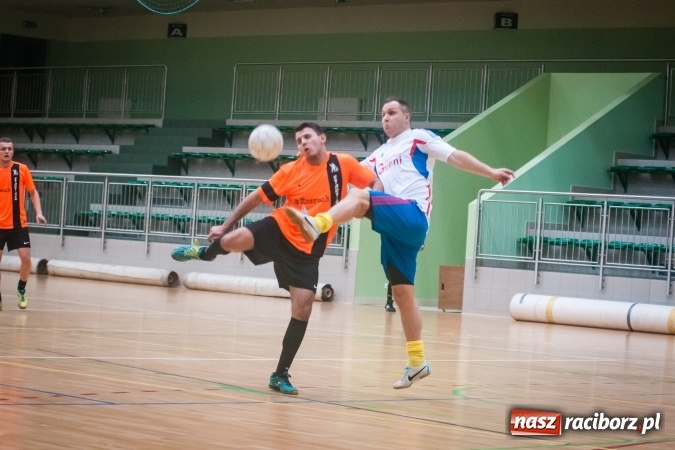 Zdjęcie w galerii na portalu naszraciborz.pl: Niedzielny maraton futsalu w Arenie Rafako wiadomości z regionu