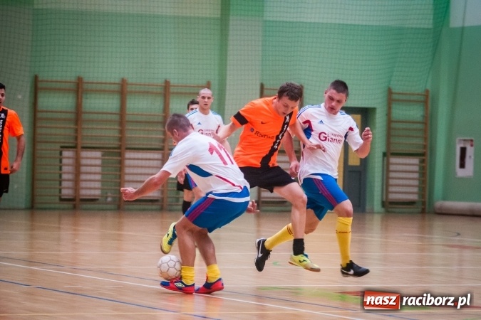 Zdjęcie w galerii na portalu naszraciborz.pl: Niedzielny maraton futsalu w Arenie Rafako wiadomości z regionu