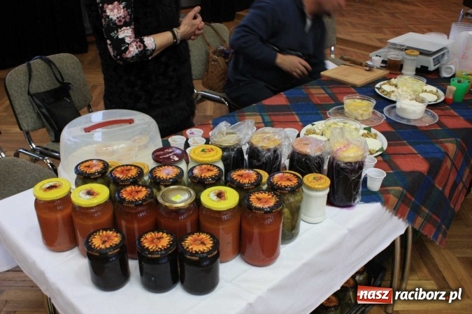 Zdjęcie w galerii na portalu naszraciborz.pl: Kulinarny powr&oacute;t do tradycji - pokaz w Hlucinie wiadomości z regionu