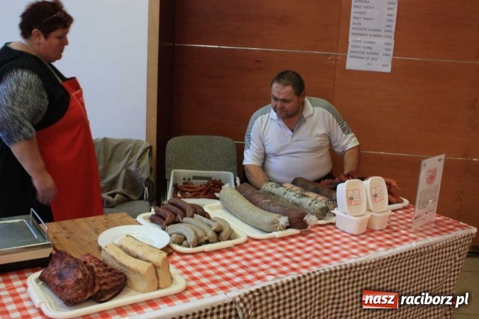 Zdjęcie w galerii na portalu naszraciborz.pl: Kulinarny powr&oacute;t do tradycji - pokaz w Hlucinie wiadomości z regionu
