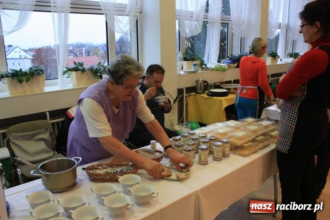 Zdjęcie w galerii na portalu naszraciborz.pl: Kulinarny powr&oacute;t do tradycji - pokaz w Hlucinie wiadomości z regionu
