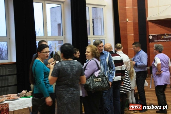 Zdjęcie w galerii na portalu naszraciborz.pl: Kulinarny powr&oacute;t do tradycji - pokaz w Hlucinie wiadomości z regionu