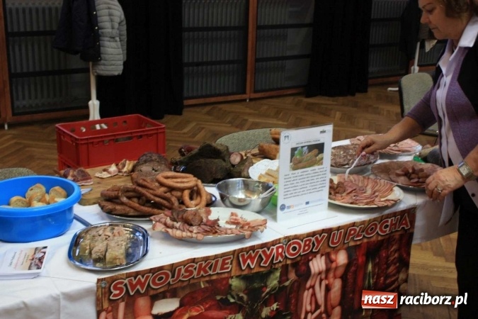 Zdjęcie w galerii na portalu naszraciborz.pl: Kulinarny powr&oacute;t do tradycji - pokaz w Hlucinie wiadomości z regionu