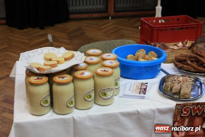 Zdjęcie w galerii na portalu naszraciborz.pl: Kulinarny powr&oacute;t do tradycji - pokaz w Hlucinie wiadomości z regionu