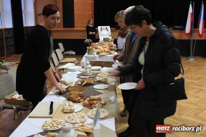 Zdjęcie w galerii na portalu naszraciborz.pl: Kulinarny powr&oacute;t do tradycji - pokaz w Hlucinie wiadomości z regionu