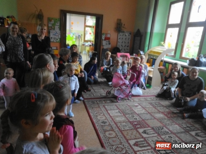 Zdjęcie w galerii na portalu naszraciborz.pl: Dokąd wybrały się Fikusie?  wiadomości z regionu