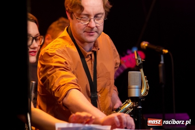 Zdjęcie w galerii na portalu naszraciborz.pl: Lidia Pospieszalska wystąpiła na Końcu Świata wiadomości z regionu