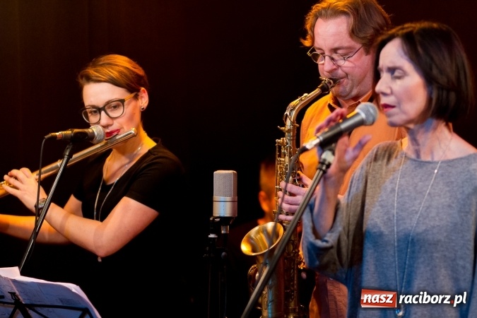 Zdjęcie w galerii na portalu naszraciborz.pl: Lidia Pospieszalska wystąpiła na Końcu Świata wiadomości z regionu